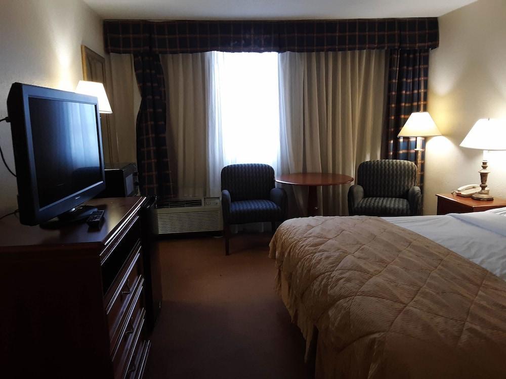 Norwood Inn Hudson Bagian luar foto