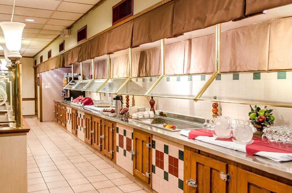 Norwood Inn Hudson Bagian luar foto