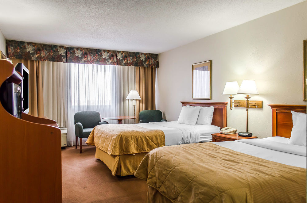 Norwood Inn Hudson Bagian luar foto