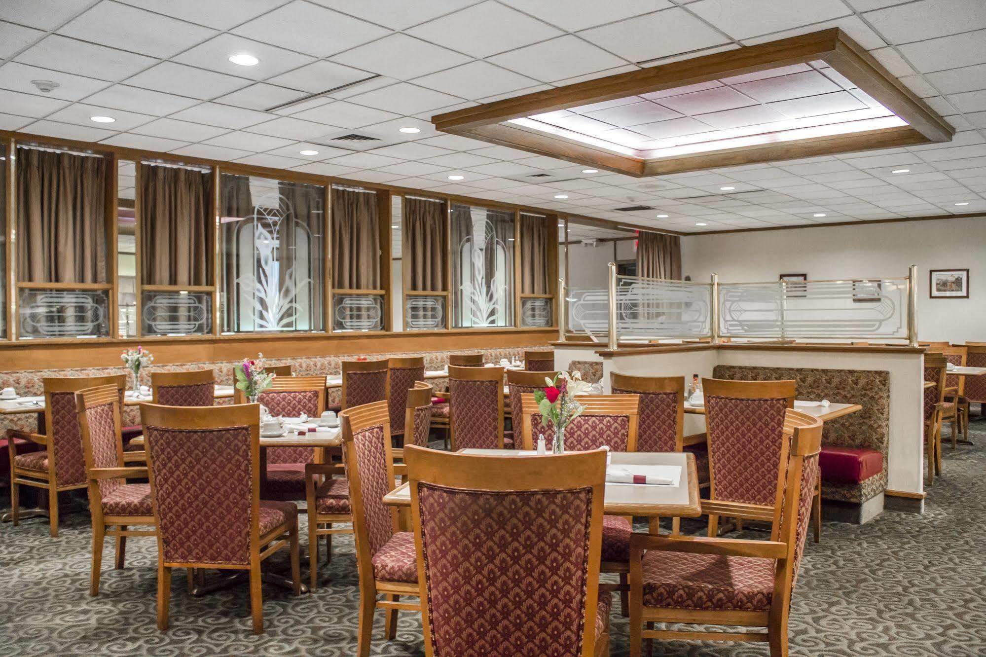 Norwood Inn Hudson Bagian luar foto