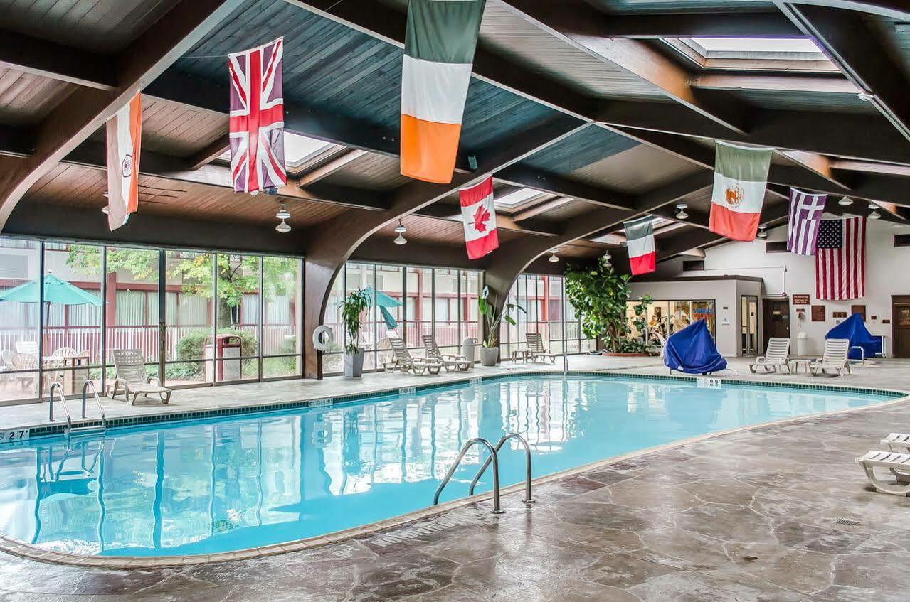 Norwood Inn Hudson Bagian luar foto